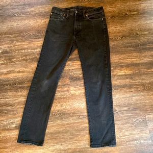Black men’s slim straight American eagle jeans 31x32.